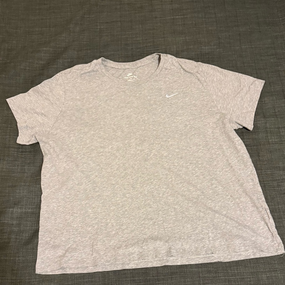 Nike Gray Short Sleeve Tee